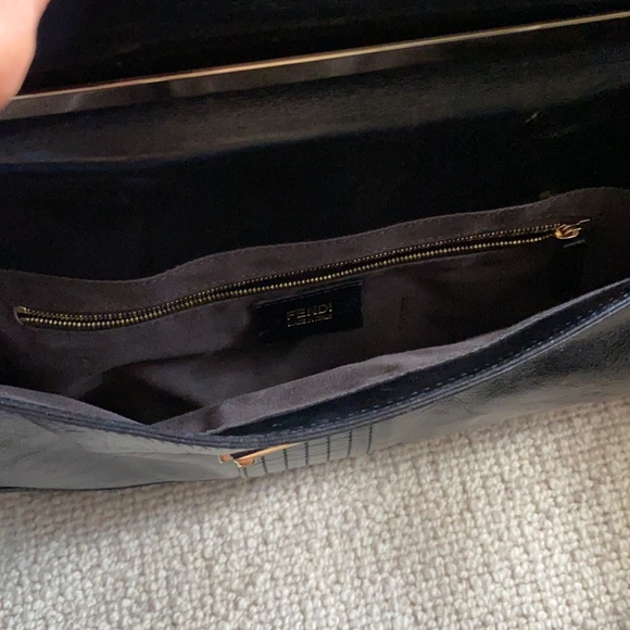 Black leather authentic Fendi bag - Picture 6 of 8